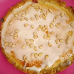 A picture of Iced Bakewell tart.