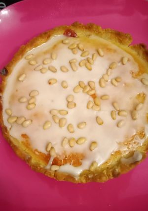 A picture of Iced Bakewell tart.