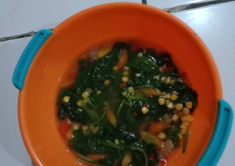 Resep Sayur bayem wortel dan jagung pipih bumbu ulek Lezat