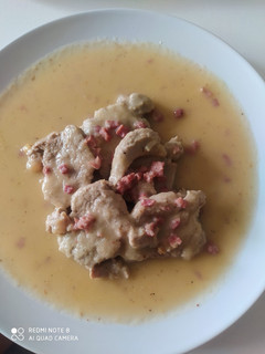 Una foto de Solomillo de cerdo en salsa de vino