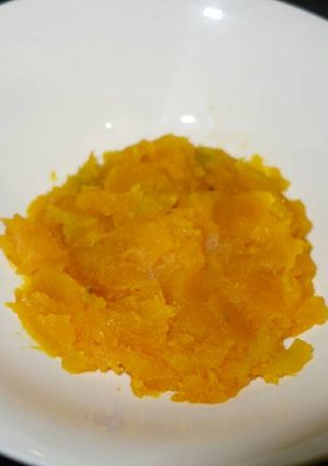 A picture of Mashed Hubbard squash.