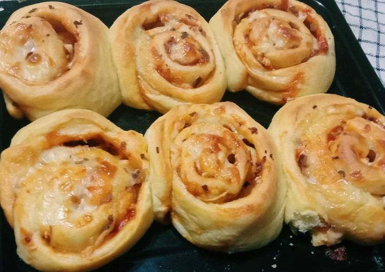 Bagaimana Menyiapkan Pizza roll, Enak Banget