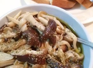Foto resep Simple mushroom ajilo 🍄 Jamur with Olive Oil