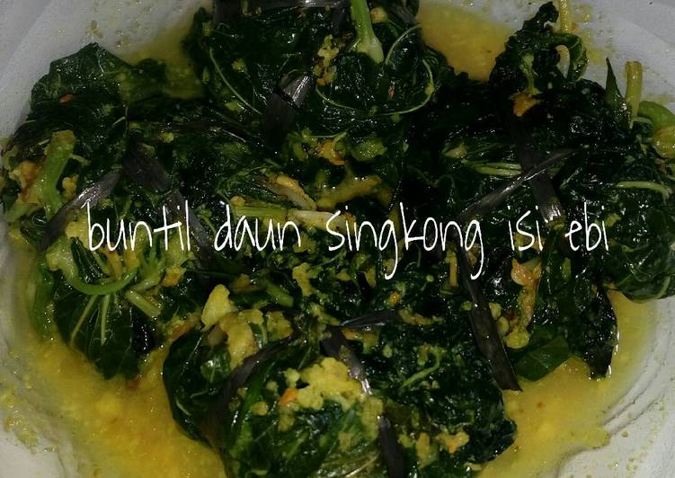 Buntil daun singkong ebi