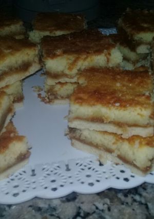 Una foto de Cuadrados de Coco y dulce de leche 😍
