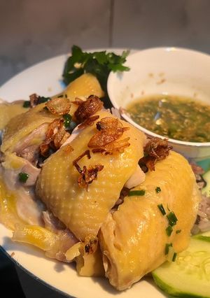Hình của món Cơm gà hải nam -canh hạt sen sườn dải.