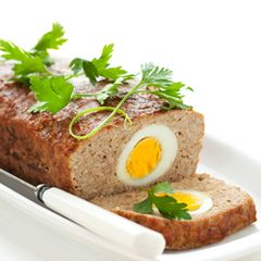 A picture of Meat Rolls with Egg Filling.