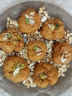 બાલુ શાહી (balushahi recipe in Gujarati) રેસીપી મુખ્ય ફોટો