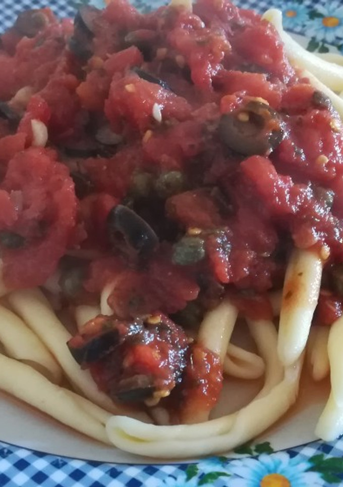 Una foto de Maccheroni a la putanesca