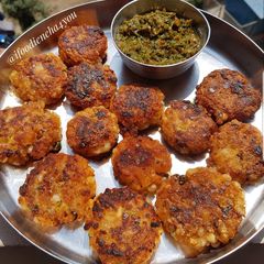 A picture of Sabudana Vade.