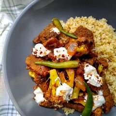 A picture of Curried Beef & Broccoli With Green Chillies.
