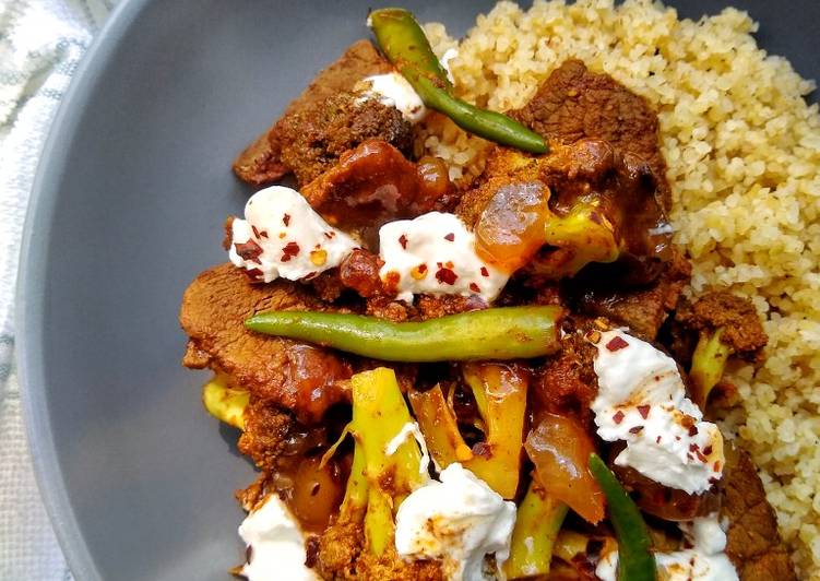 Curried Beef &amp; Broccoli With Green Chillies