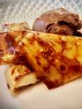 Filloas caramelizadas con crema pastelera acompañadas de helado de licor café