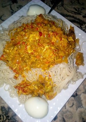 A picture of Taliya da sauce na kwai.
