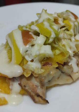 Una foto de Quesadilla🌮de pollo🍗a mi manera🥯🧀🥑