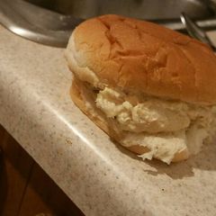 A picture of Cream chicken sandwhiches.