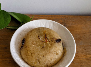 A picture of Prasadacha Sheera (Suji ka Halwa).