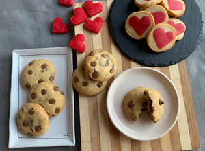 A picture of Eggless Nutella Stuffed Cookies.