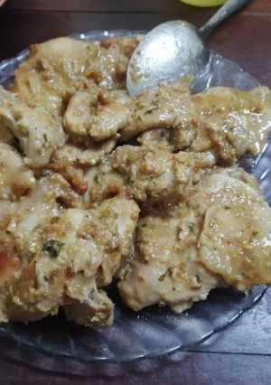 Una foto de Pollo al ajillo
