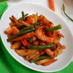 A picture of Grilled Honey Prawn with Veggies.
