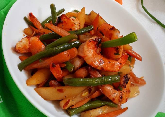 Step-by-Step Guide to Make Super Quick Homemade Grilled Honey Prawn with Veggies