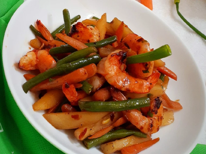 Simple Way Prepare Recipe Grilled Honey Prawn with Veggies that is Really Delicious, Delicious}