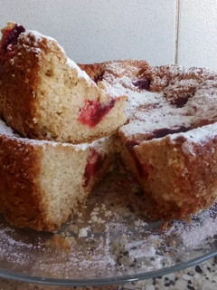 Una foto de Torta Matera de frutillas y coco🍓🥥
