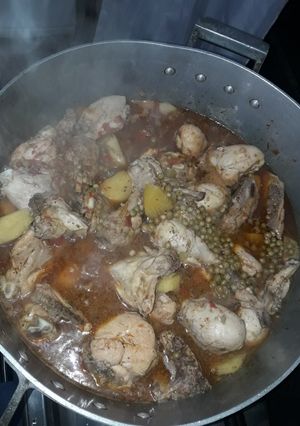 Una foto de Pollo a la criolla
