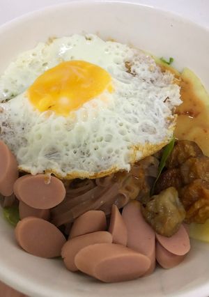 Hình của món Mì trộn sốt bơ đậu phộng.