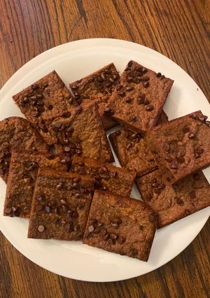 A picture of Vegan Blondies/ chickpea Blondies.