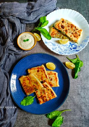 A picture of Gozleme / Turkish stuffed flat bread.