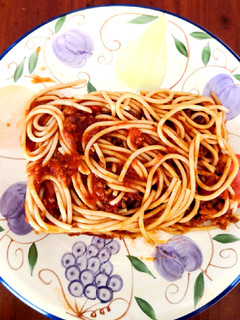 A picture of Kiwi style Spaghetti with minced Beef 💟🐂🍅🥕🍝🍕.