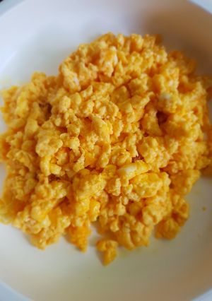 Foto resep Scrambled egg with cheesee (Mpasi 9M)