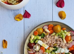 Une photo de Salade estivale, crudités et pasta
