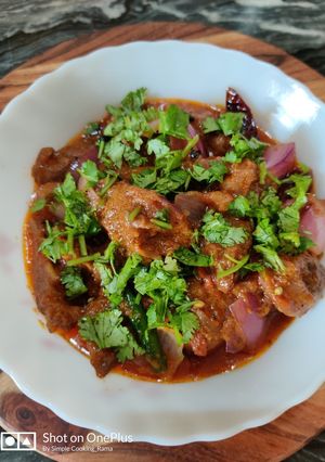 A picture of Mutton Do Pyaza.