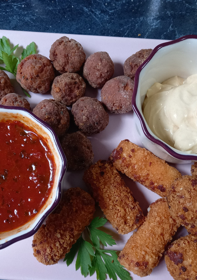 Una foto de Aperitivos variados caseros