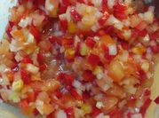 Una foto de salsa criolla para acompañar