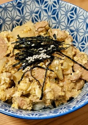 รูปของ Oyakodon ข้าวหน้าไก่กับไข่ อาหารญี่ปุ่น