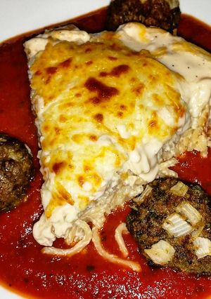 A picture of Spaghetti Pie & Meatballs.