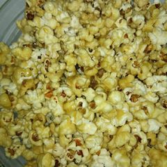 A picture of Caramel popcorns.