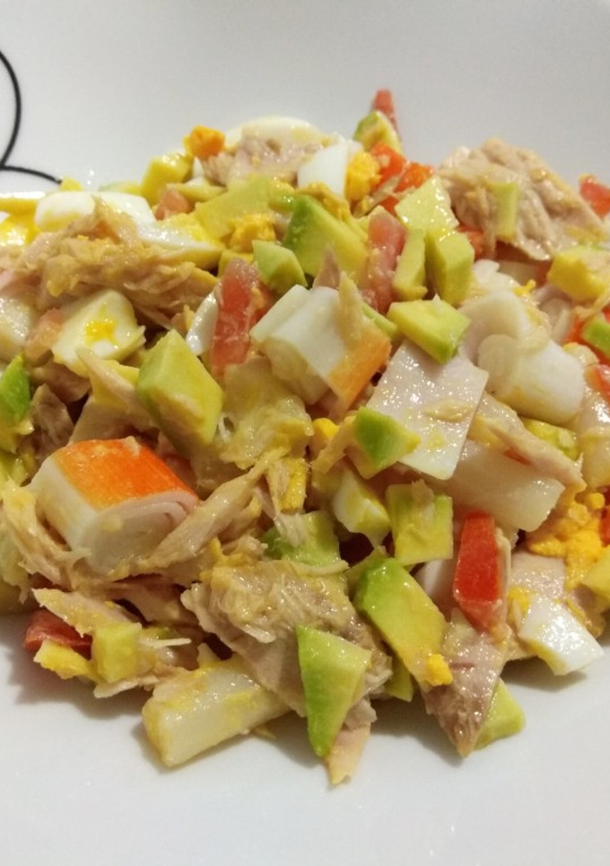 Una foto de Ensalada de atún y Aguacate