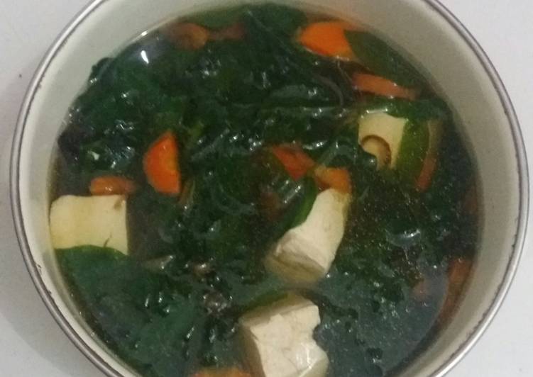 Langkah Mudah untuk Membuat Sayur bening daun katuk simpel…, Lezat