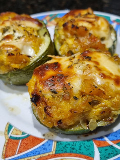 Una foto de ZAPALLITOS RELLENOS DE CALABAZA Y QUESO CREMOSO ❤️