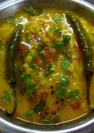 A picture of Dhaba style Urad Dal.