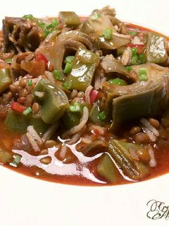 Una foto de Lentejas con arroz basmati y alcachofas