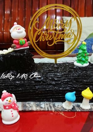 A picture of Yule Log Cake (Buttercream Roll).