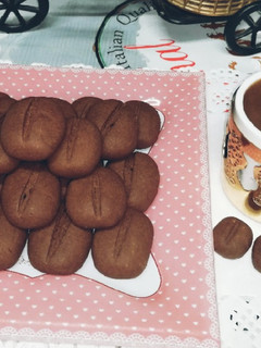 صورة لوصفة بسكوت حبات القهوة ☕ 😍