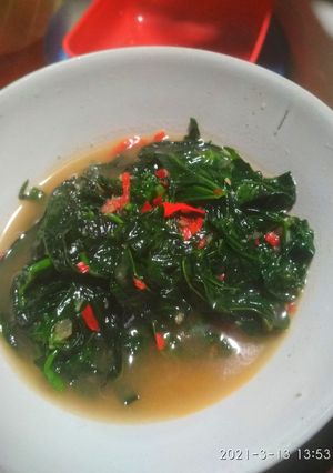 Foto resep Olahan daun pepaya Jepang / daun paya Jepang tumis pedas