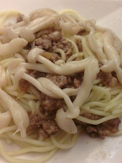 [好菇多多]菇菇肉燥乾麵 的食譜成品照片