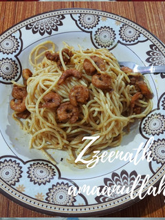 A picture of Garlicky Shrimp Noodles.